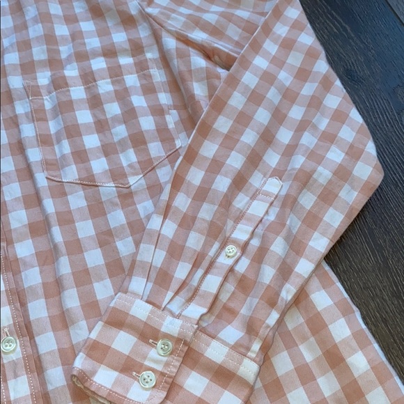 J Crew Perfect buttoned shirt light salmon& white - Picture 2 of 3